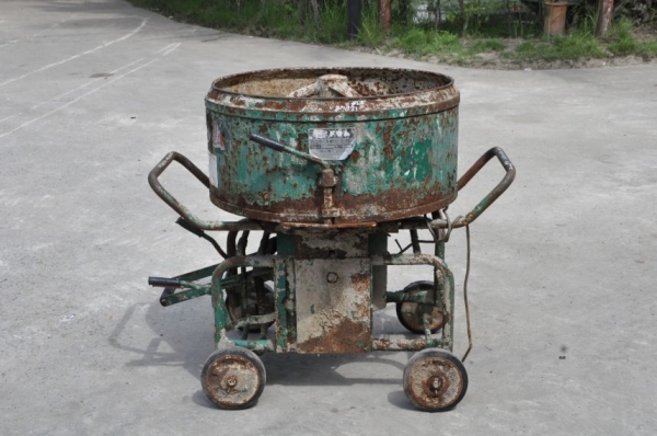 ขายถังผสมปูน สภาพเดิมๆจากญี่ปุ่นยังไม่เคยใช้งานในไทย 6,500เท่านั้น