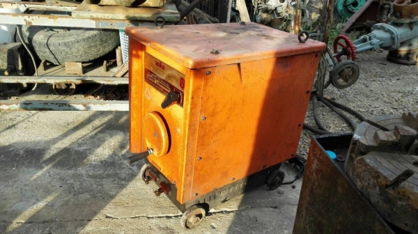 ******** Sold Out!! ******** ตู้พลัง 300 MOD. ไฟบ้าน 220V. หน้าเก่าฉลากทอง รุ่นทน สภาพสวย พร้อมใช้งาน!!