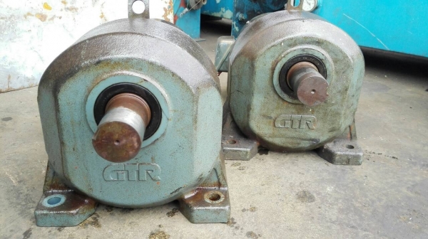 ====== SOLD OUT!! ====== มอเตอร์เกียร์ GTR Made in Japan 3 HP. 380V. ทด 1:30 ความเร็วรอบ 50 RPM. มี 2 ตัว วิ่งเงียบ พร้อมใช้!!