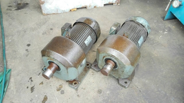 ====== SOLD OUT!! ====== มอเตอร์เกียร์ GTR Made in Japan 3 HP. 380V. ทด 1:30 ความเร็วรอบ 50 RPM. มี 2 ตัว วิ่งเงียบ พร้อมใช้!!