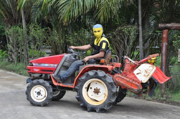 ขายรถไถYANMAR15แรง ขับ4ล้อ พร้อมโรตารี่หลัง สภาพสวยเดิมญี่ปุ่นไม่เคยใช้ในไทย 115,000 เท่านั้น!!