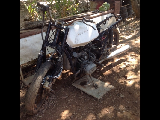 ฝาแฝด BMW ไฮลุงเครื่อง 750 cc. ฝาแฝด BMW ไฮลุงเครื่อง 750 cc.