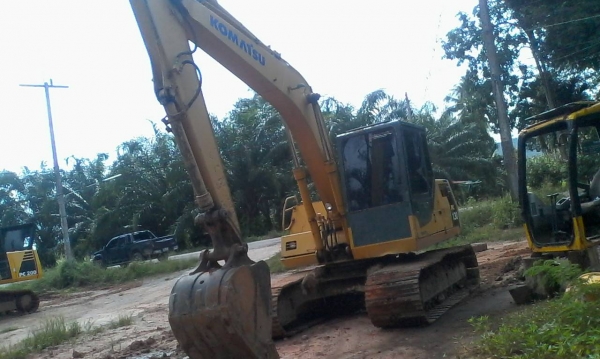 ขายรถแบคโฮ KOMATSU PC120-5 คอลโทรลสั้น บูมอาร์มพิเศษ ราคา 550000