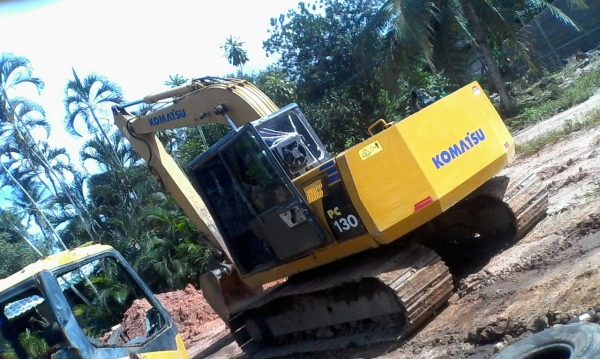 ขายรถแบคโฮ KOMATSU PC120-5 คอลโทรลสั้น บูมอาร์มพิเศษ ราคา 550000