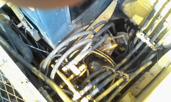 ขายรถแบคโฮ KOMATSU PC120-5 คอลโทรลสั้น บูมอาร์มพิเศษ ราคา 550000