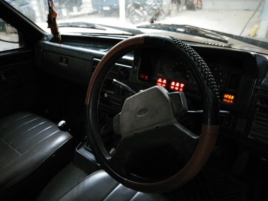 ขายกระบะฟอร์ดสวยๆบางๆ พร้อมใช้งาน ขายกระบะฟอร์ดสวยๆบางๆ พร้อมใช้งาน