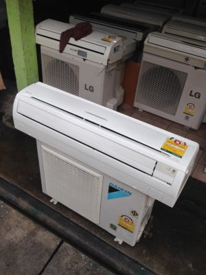 **** ขายแอร์ DAIKIN 13000 BTU สภาพสวย ****