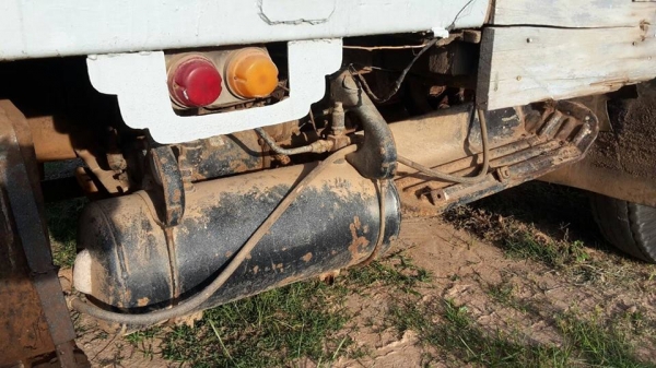 ขาย10ล้อ2เพลาช่วงล่างโบ้200 แชชซีดีเครื่องอีซูซุ165 ระบบหางรถเกี่ยวข้าว เอกสารทะเบียนครบ พร้อมลุยงาน