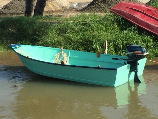 ขายเรือไม้ ท้องเรือหุ้มไฟเบอร์ยาว 11 ฟุตพร้อมเครื่อง TOHATSU 5 แรง