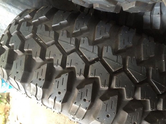 Maxxis Bighorn M/T-762 ขนาด 245 75 r16 ปี15 สวยจริง Maxxis Bighorn M/T-762 ขนาด 245 75 r16 ปี15 สวยจริง