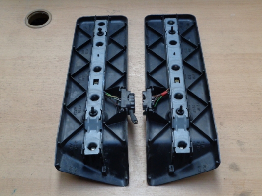 ขายฝาไฟท้าย benz 190 e ขายฝาไฟท้าย benz 190 e