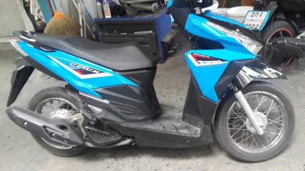 ขาย Honda Click 125 i ปี 58 i-dling stop คอมบายเบรค **ไฟหน้าLED** สภาพสวย ไม่มีรอยล้ม,เครื่องดี,เล่มพร้อมโอน ราคา 34,000 บาท