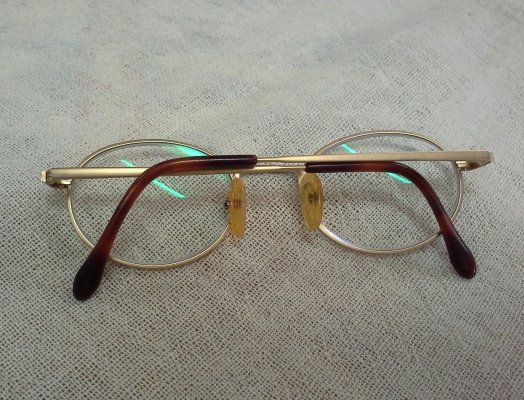 แว่นสายตายาวไททาเนียมบริสุทธิ์ (ตัวท็อป) Charmant