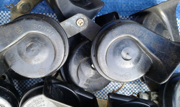 แตรคู่ยุโรปเมคอินฝรั่งเศสเสียงนิ่มดังครับของแท้ทุกคู่ครับใส่รถได้ทุกรุ่นครับราคานีคุ้มมากครับสไตรเบน์/ซีตอง/วอลโว่ลครับ/เชฟครับ