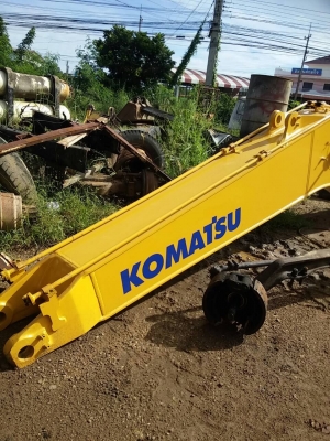 บูม-อาม PC200-7 ปกติ  สวย เดิมๆ ไม่ร้าว ไม่แตก 130000.