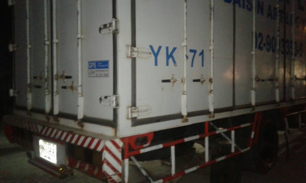 ขายด่วน ๆ595,000บ หกล้อ อีซูชุ FTR11LY-6BD1-165 หัวยกไฟฟ้ ตู้แห้ง10บาน ช่วงยาว 7.20ม สภาพพร้อมสวยกริบบางเดิมไม่มีผุทั้งคัน  ทะเบียนพร้อมโอน ราคา 585,000บ ครับ สวยมากน่าใช้