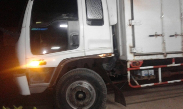 ขายด่วน ๆ595,000บ หกล้อ อีซูชุ FTR11LY-6BD1-165 หัวยกไฟฟ้ ตู้แห้ง10บาน ช่วงยาว 7.20ม สภาพพร้อมสวยกริบบางเดิมไม่มีผุทั้งคัน  ทะเบียนพร้อมโอน ราคา 585,000บ ครับ สวยมากน่าใช้