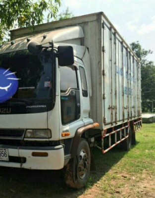 ขายด่วน ๆ595,000บ หกล้อ อีซูชุ FTR11LY-6BD1-165 หัวยกไฟฟ้ ตู้แห้ง10บาน ช่วงยาว 7.20ม สภาพพร้อมสวยกริบบางเดิมไม่มีผุทั้งคัน  ทะเบียนพร้อมโอน ราคา 585,000บ ครับ สวยมากน่าใช้