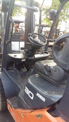 forklift รถยกฟอร์คลิฟท์ 3.0 ตัน 4.0 เมตร ดีเซล TOYOTA 8FD30 เกียร์ออโต้ forklift รถยกฟอร์คลิฟท์ 3.0 ตัน 4.0 เมตร ดีเซล TOYOTA 8FD30 เกียร์ออโต้