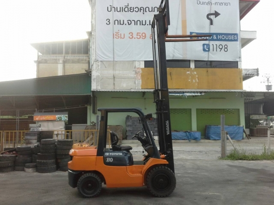TOYOTA7FD30ขนาด3ตัน เสาสูง4เมตร เกียร์ออร์โต้ เครื่องยนต์ดีเซล2Z รับประกันเครื่องเกียร์6เดือน ราคาต่อรองได้0816161541