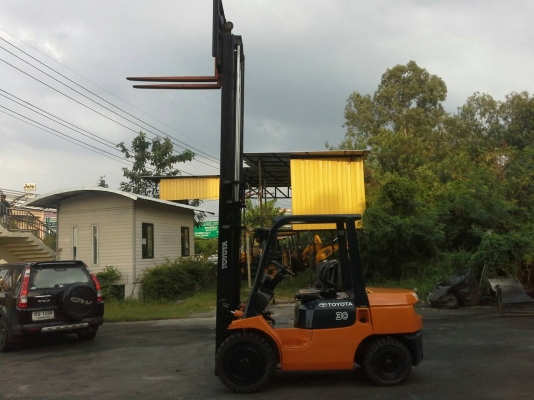 TOYOTA7FD30ขนาด3ตัน เสาสูง4เมตร เกียร์ออร์โต้ เครื่องยนต์ดีเซล2Z รับประกันเครื่องเกียร์6เดือน ราคาต่อรองได้0816161541