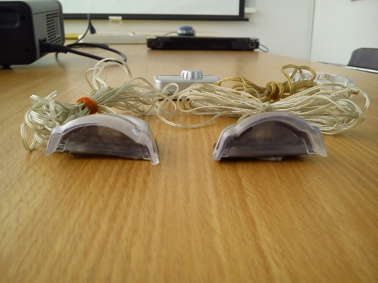 ไฟประดับแสงสีฟ้า มีสวิตช์เปิด-ปิด ใช้งานต่อกับช่องที่จุดไฟบุหรี่