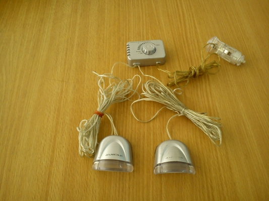 ไฟประดับแสงสีฟ้า มีสวิตช์เปิด-ปิด ใช้งานต่อกับช่องที่จุดไฟบุหรี่