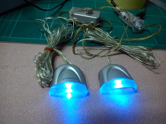 ไฟประดับแสงสีฟ้า มีสวิตช์เปิด-ปิด ใช้งานต่อกับช่องที่จุดไฟบุหรี่