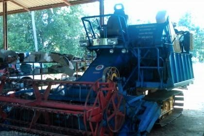 ขายรถเกี่ยวข้าว เกษตรพัฒนา รุ่นปลดหนี้ เครื่อง175แรง ตัวเดิน10 ปั้ม22 สภาพพร้อมใช้งาน สนใจโทร 090-8588220คุณนะ 093-3258446คุณบิว หรือเข้าดูสินค้าอื่นๆได้ที่ www.truck.in.th/498 หรือเพจFacebook ณรงค์ ซื้อขายรถมือสอง (เว็บไซต์ส่วนตัว) หรือFacebook ตลาดรถมือ