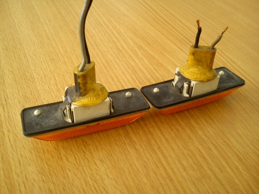 ไฟเลี้ยวแก้มสีส้ม ของรถจี๊บ Jeep Cherokee XJ ไฟเลี้ยวแก้มสีส้ม ของรถจี๊บ Jeep Cherokee XJ