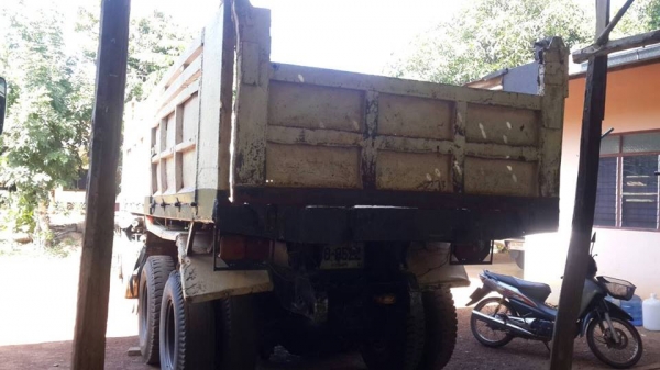 ขายดั้ม2เพลา FN527M-TD เบรกใหญ่ เครื่อง195แรง โลฮาย10สปีด เพาเวอร์ เบรกทิฟฟี่ ภายในสวย แอร์เย็น สภาพพร้อมใช้งาน เอกสารพร้อมโอน สนใจโทร 090-8588220คุณนะ 093-3258446คุณบิว หรือเข้าดูสินค้าอื่นๆได้ที่ www.truck.in.th/498 หรือเพจFacebook ณรงค์ ซื้อขายรถมือสอง