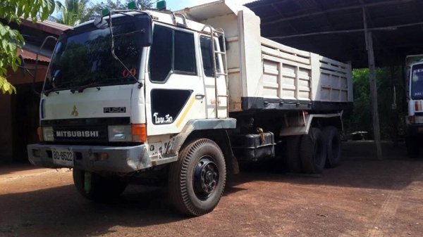 ขายดั้ม2เพลา FN527M-TD เบรกใหญ่ เครื่อง195แรง โลฮาย10สปีด เพาเวอร์ เบรกทิฟฟี่ ภายในสวย แอร์เย็น สภาพพร้อมใช้งาน เอกสารพร้อมโอน สนใจโทร 090-8588220คุณนะ 093-3258446คุณบิว หรือเข้าดูสินค้าอื่นๆได้ที่ www.truck.in.th/498 หรือเพจFacebook ณรงค์ ซื้อขายรถมือสอง