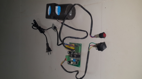 มอเตอร์เกียร์ พร้อมวงจรกลับทางหมุน เอาไป DIY เลยครับ มอเตอร์เกียร์ พร้อมวงจรกลับทางหมุน เอาไป DIY เลยครับ