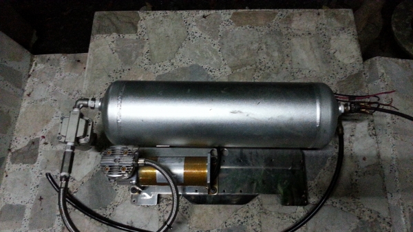 ขายปั้มลมพร้อมถังอะลูมีเนียมอย่างหนา สวิท์ตโอโต ดักน้ำ 12v. 6, 500