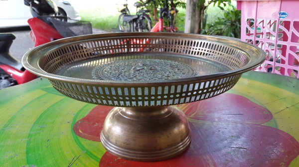 ถาดทองเหลือง ลายเทพพนม ขนาด 12 นิ้ว สภาพสวยๆ  ด่วนๆๆ 1,700