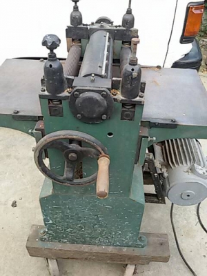 เครื่องรีดไม้ Dainichi