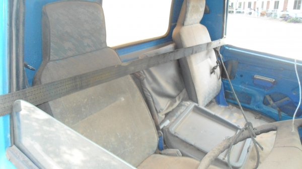 หัวอีซูซุNKR  ห้ว110 ตามสภาพครับมีผุที่พื้น เล็กน้อยครับ