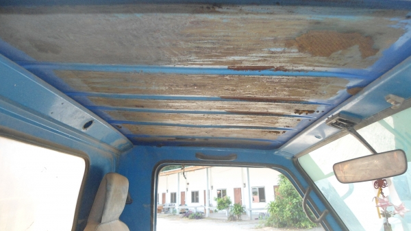 หัวอีซูซุNKR  ห้ว110 ตามสภาพครับมีผุที่พื้น เล็กน้อยครับ