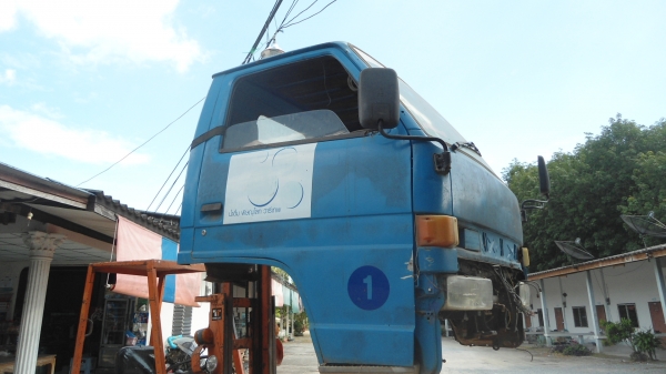 หัวอีซูซุNKR  ห้ว110 ตามสภาพครับมีผุที่พื้น เล็กน้อยครับ