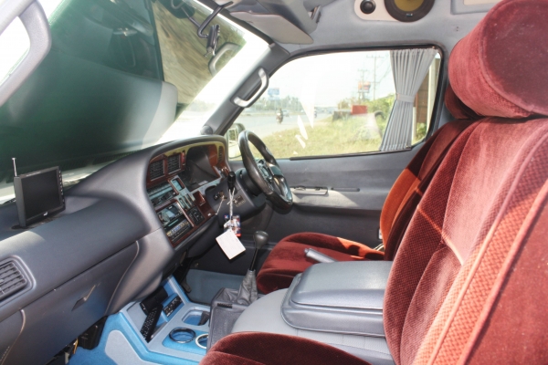 ขายรถตู้ TOYOTA ปี2004 ราคาต่อรองได้