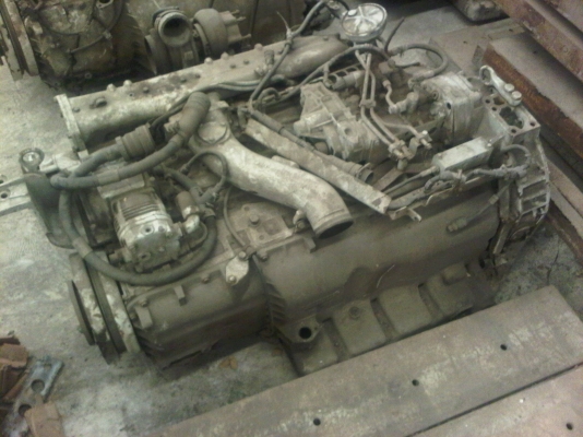 ขายเครื่อง BENZ 6 สูบ (สูบนอน) 6R 183 -OM 447HLA