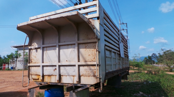 กระบะพร้อมกระบอกดั้มโคราช เดิมใส่อยู่กับรถ ISUZU 270 กระบะพร้อมกระบอกดั้มโคราช เดิมใส่อยู่กับรถ ISUZU 270