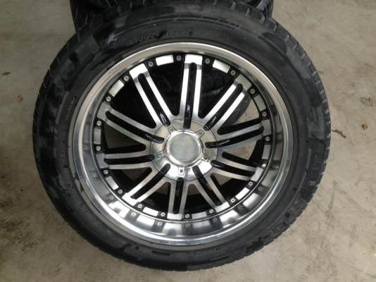 ขายล้อแม็กขอบ 20 6รู 265/50 R20 พร้อมยางปี 09