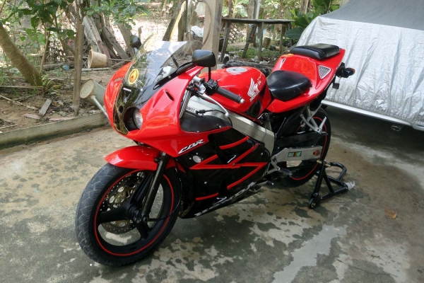 ขาย CBR250r MC19 4สูบ ทะเบียนแท้ลดไปเลย48000