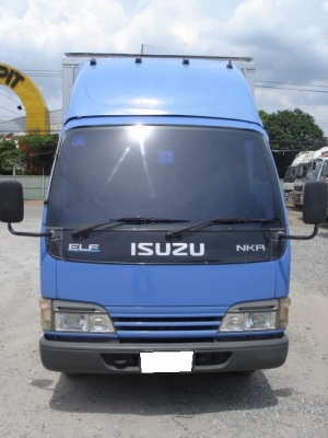 ISUZU NKR 100 แรงม้า หัวการ์ตูน ตู้ทึบประตู 2 บาน ยาว3.20 เมตร ปี 48 ISUZU NKR 100 แรงม้า หัวการ์ตูน ตู้ทึบประตู 2 บาน ยาว3.20 เมตร ปี 48