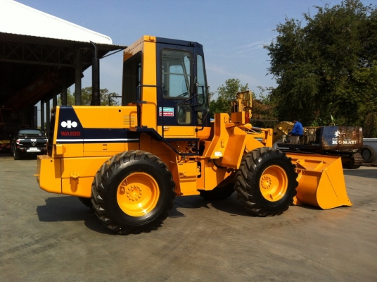 รถตัก Komatsu รุ่น WA100-1 เก่าญี่ปุ่น ทำสีใหม่ จัดไฟแนนซ์ได้ พร้อมใช้งาน