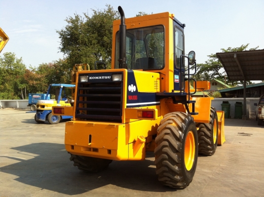 รถตัก Komatsu รุ่น WA100-1 เก่าญี่ปุ่น ทำสีใหม่ จัดไฟแนนซ์ได้ พร้อมใช้งาน