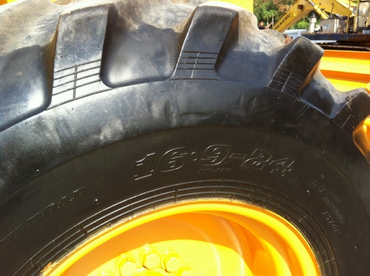 รถตัก Komatsu รุ่น WA100-1 เก่าญี่ปุ่น ทำสีใหม่ จัดไฟแนนซ์ได้ พร้อมใช้งาน