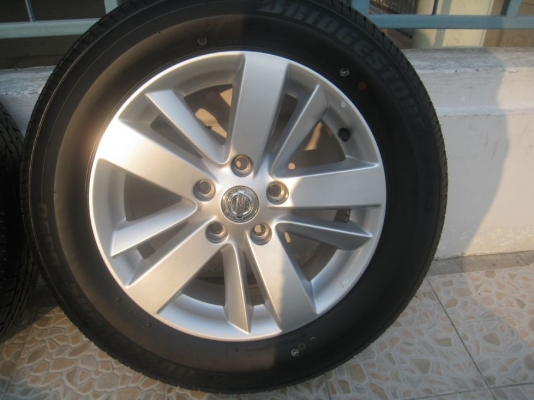 ขายล้อแม็ก nissan teana  16"x6.5"  5 รู 114 et40 +ยางปี 4112 (081-3747940)