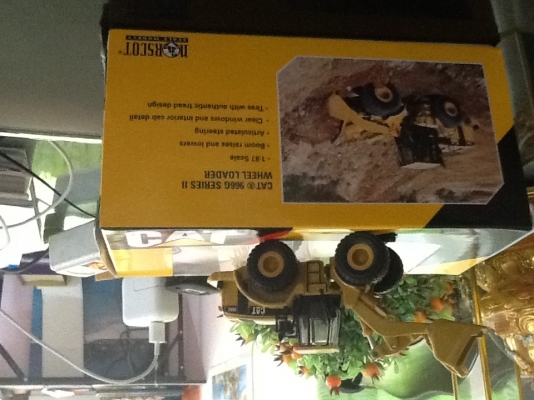 ขาย model CAT รถตักล้อยาง scale 1:87 เหมาะมากที่จะเป็นของสมนาคุณลูกค้า หรือตั้งโชว์ ขาย model CAT รถตักล้อยาง scale 1:87 เหมาะมากที่จะเป็นของสมนาคุณลูกค้า หรือตั้งโชว์